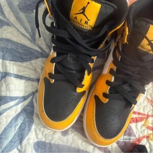 Jordan Kids Sneakers - Black and Yellow
